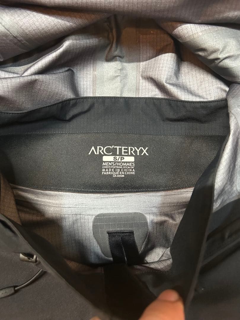 スペシャル新品 drake着Arc'teryx BEAMS Theta AR S - メルカリ