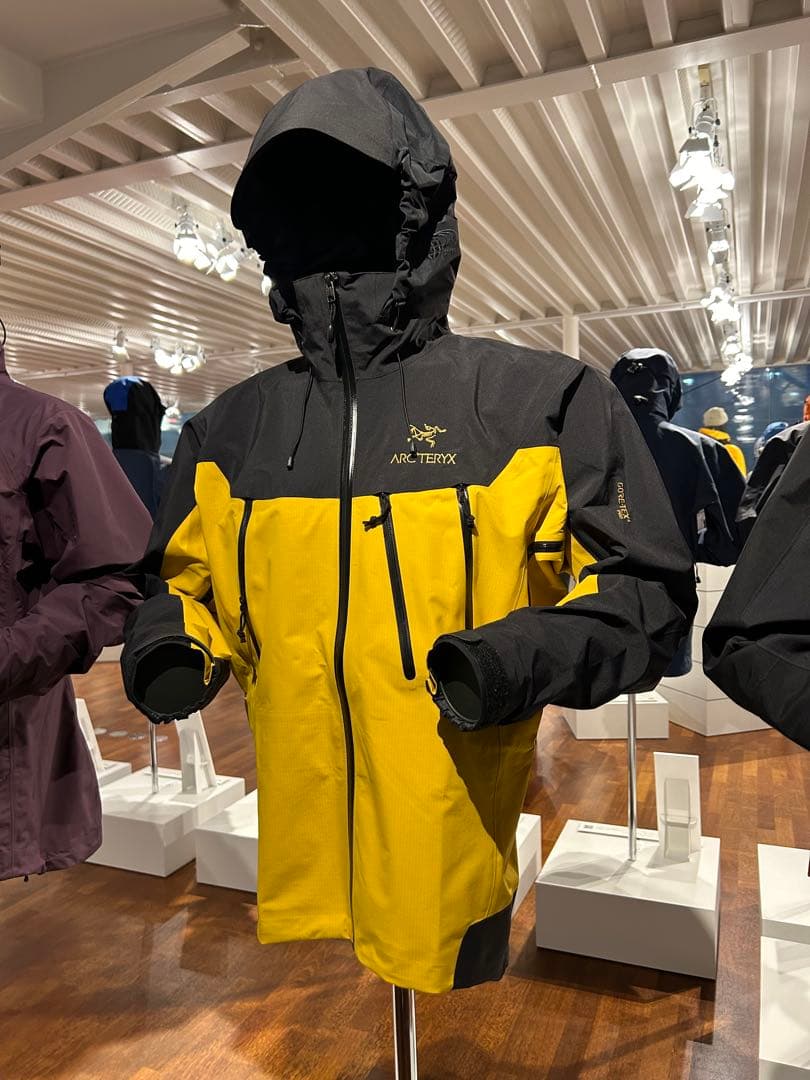 スペシャル新品 drake着Arc'teryx BEAMS Theta AR S - メルカリ