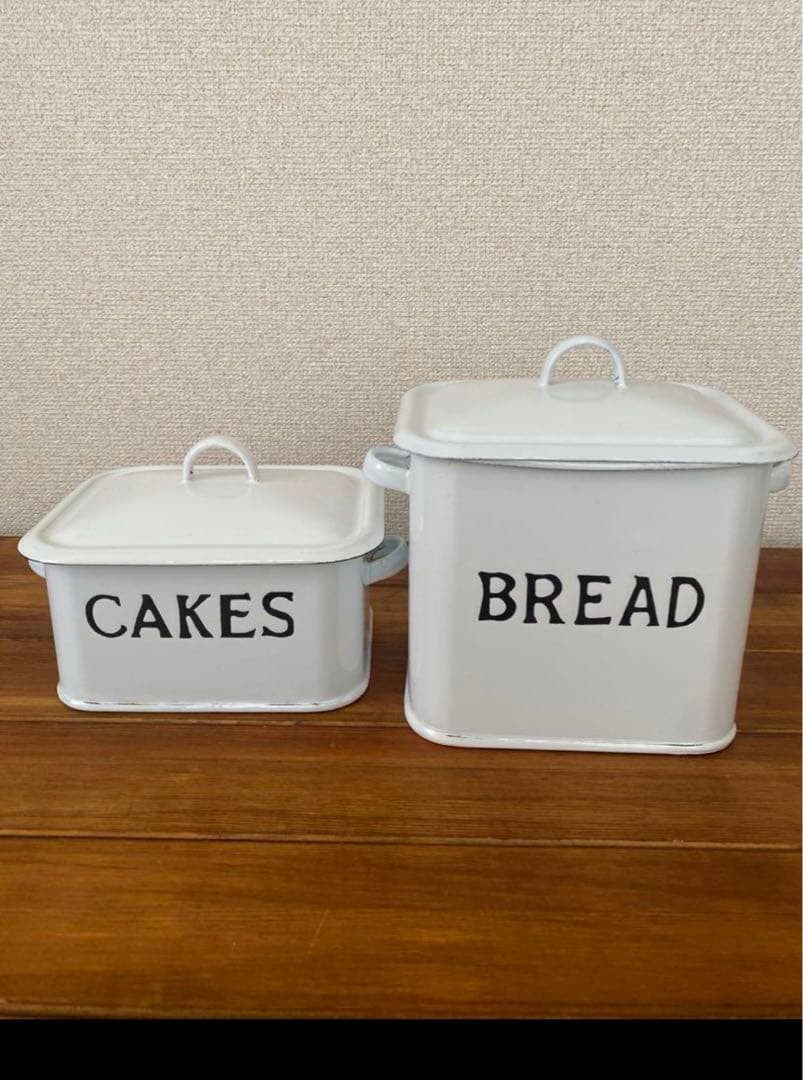 レア 廃盤 オールドファームハウス ホーロー　bread cakes