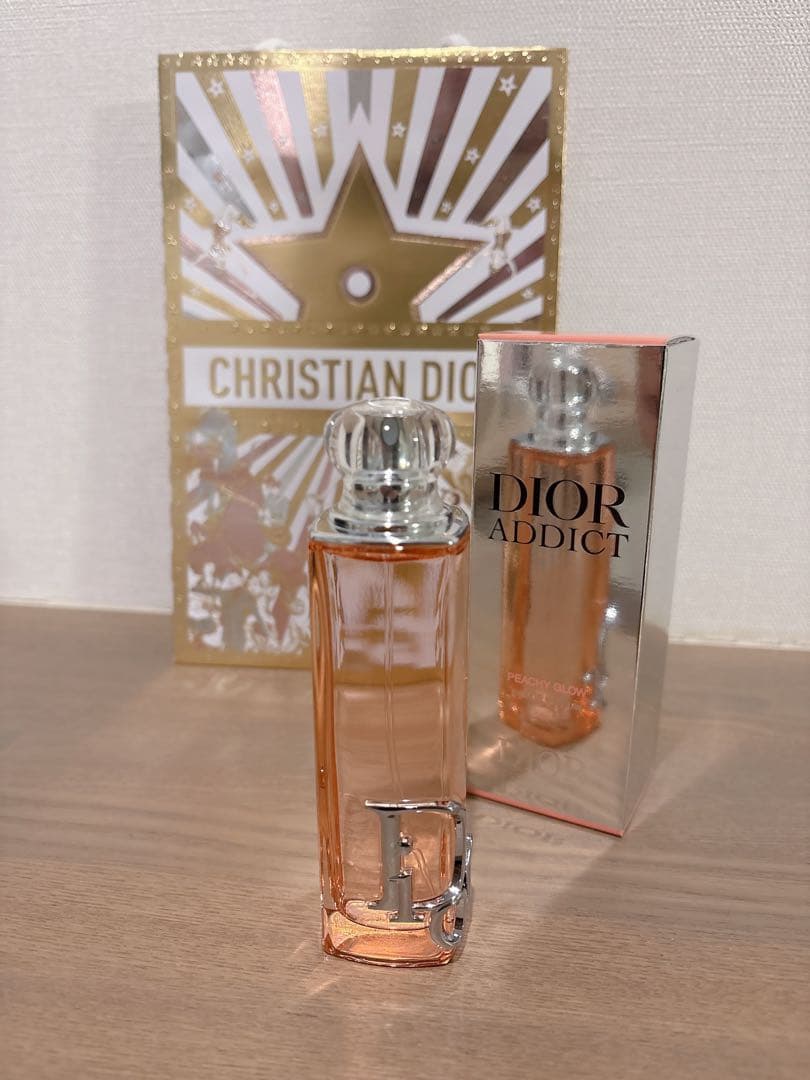Dior Addict ピーチ　香水 50ml