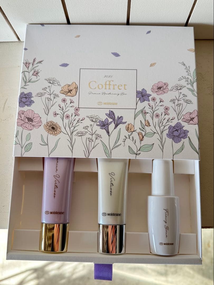 モイスティーヌコフレ　2025 【カレンダー付き】 今年も発売！2025モイスティーヌコフレ | モイスティーヌさいたま大宮