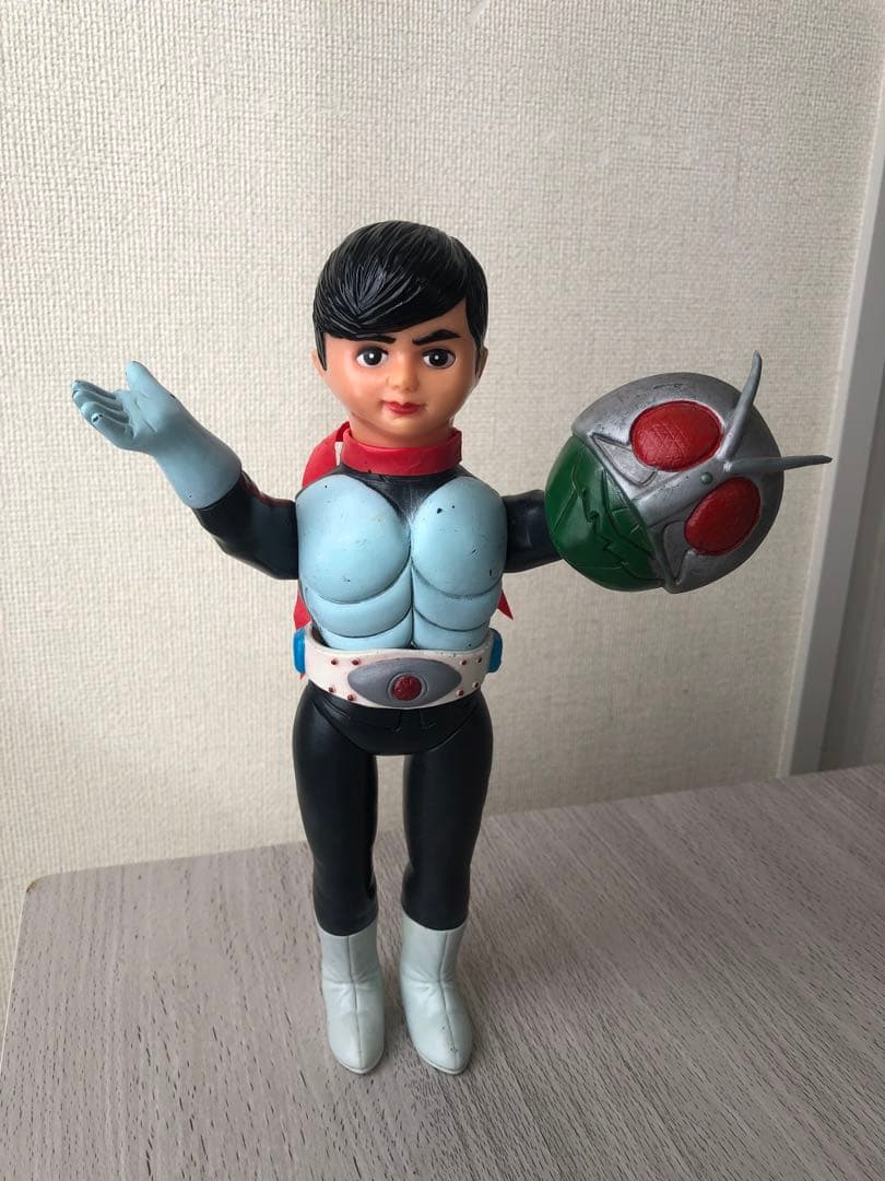 旧バンダイ　当時物　仮面ライダー初期　ソフビ Amazon.co.jp: 仮面ライダー初代1号ソフビ 当時物 : おもちゃ