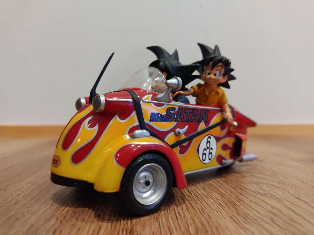 ドラゴンボールZ フィギュア＆カー 孫悟空＆孫悟天 - メルカリ
