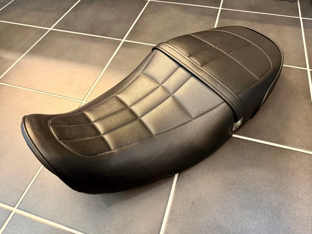 Z900RS 茗荷シート