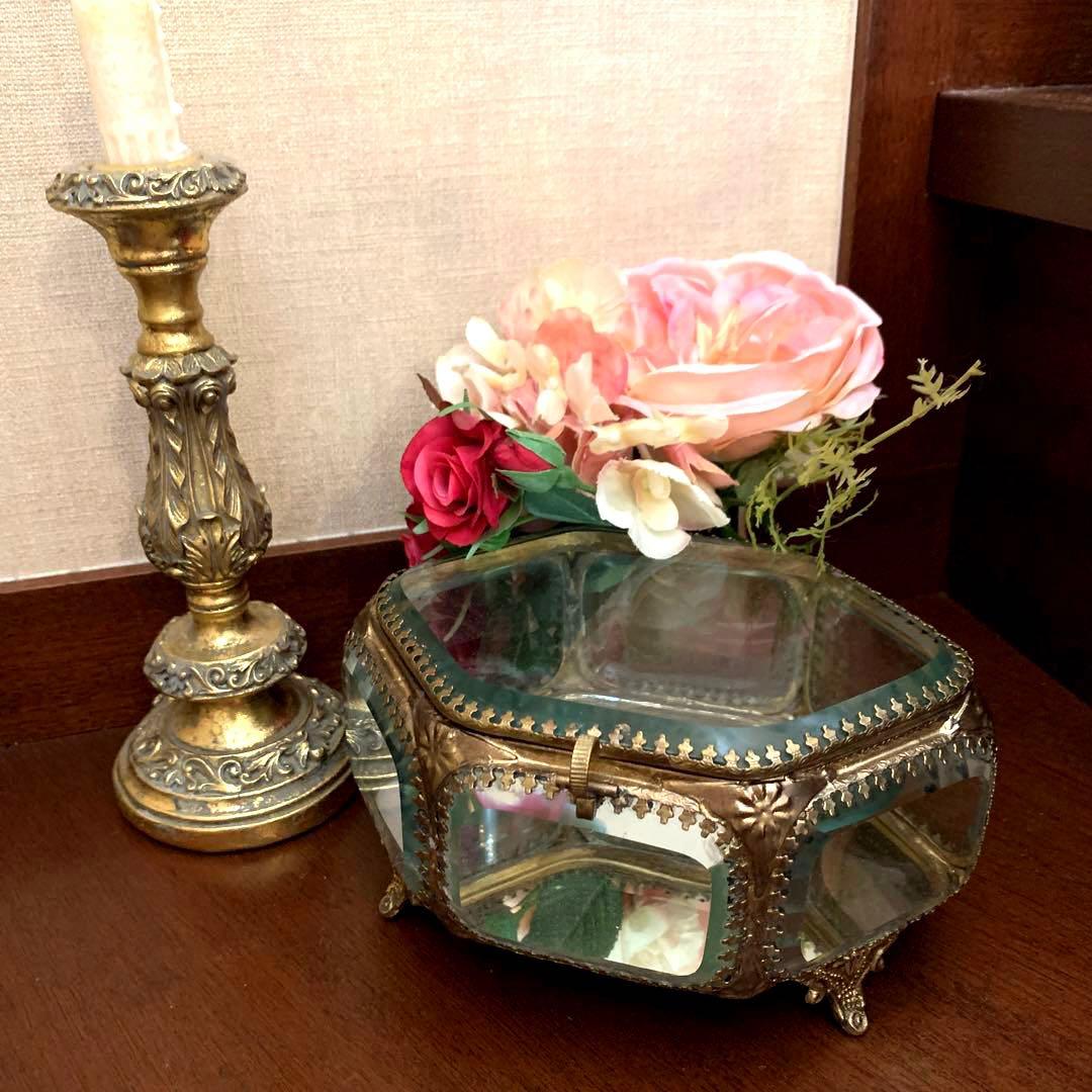 猫足＆ガラスのヴィクトリアン小物入れ 看板猫たちが勢ぞろい「クリアウッド ねこno ブローチ」 | Kanmi