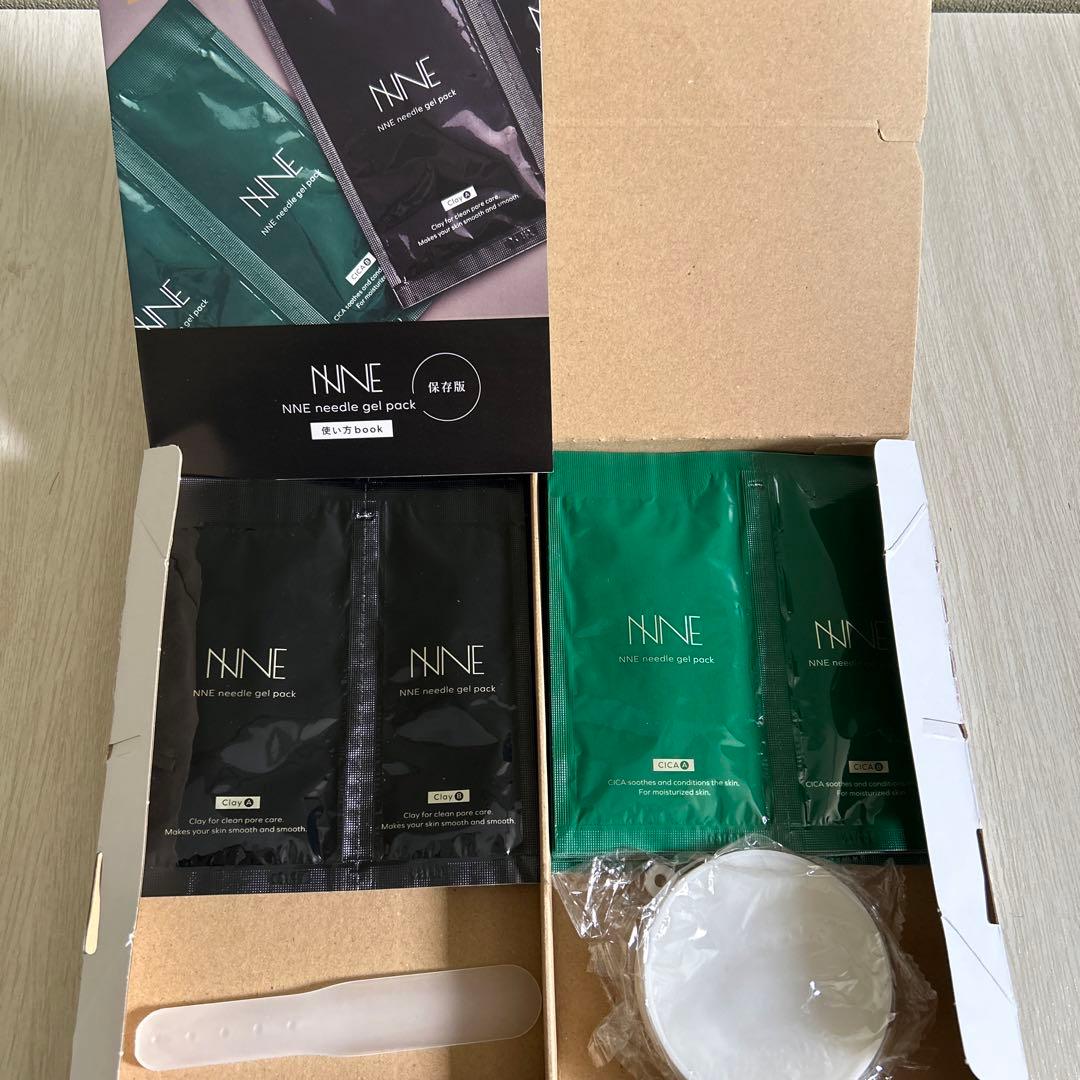 NNE 炭酸ニードルパック 黒5袋緑5袋計10袋セットカップ、スパチュラ付