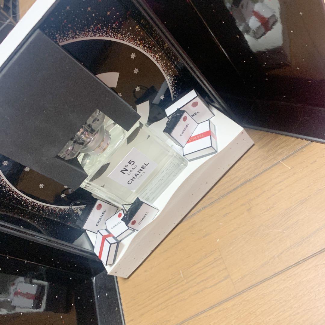 シャネル N°５ オードゥ パルファム シアター コフレ 100mL N゜5 シャネル N°5 オードゥ パルファム (ヴァポリザター)(B166060