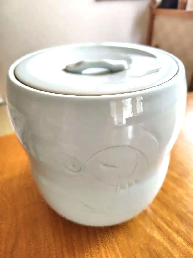 白磁水指　井上萬二