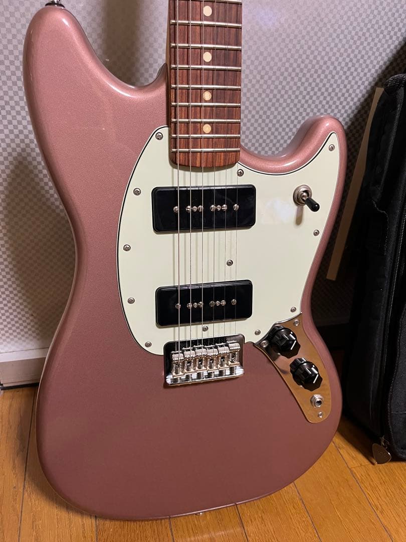美品/ FENDER Mustang P90, Burgundy ムスタング - メルカリ