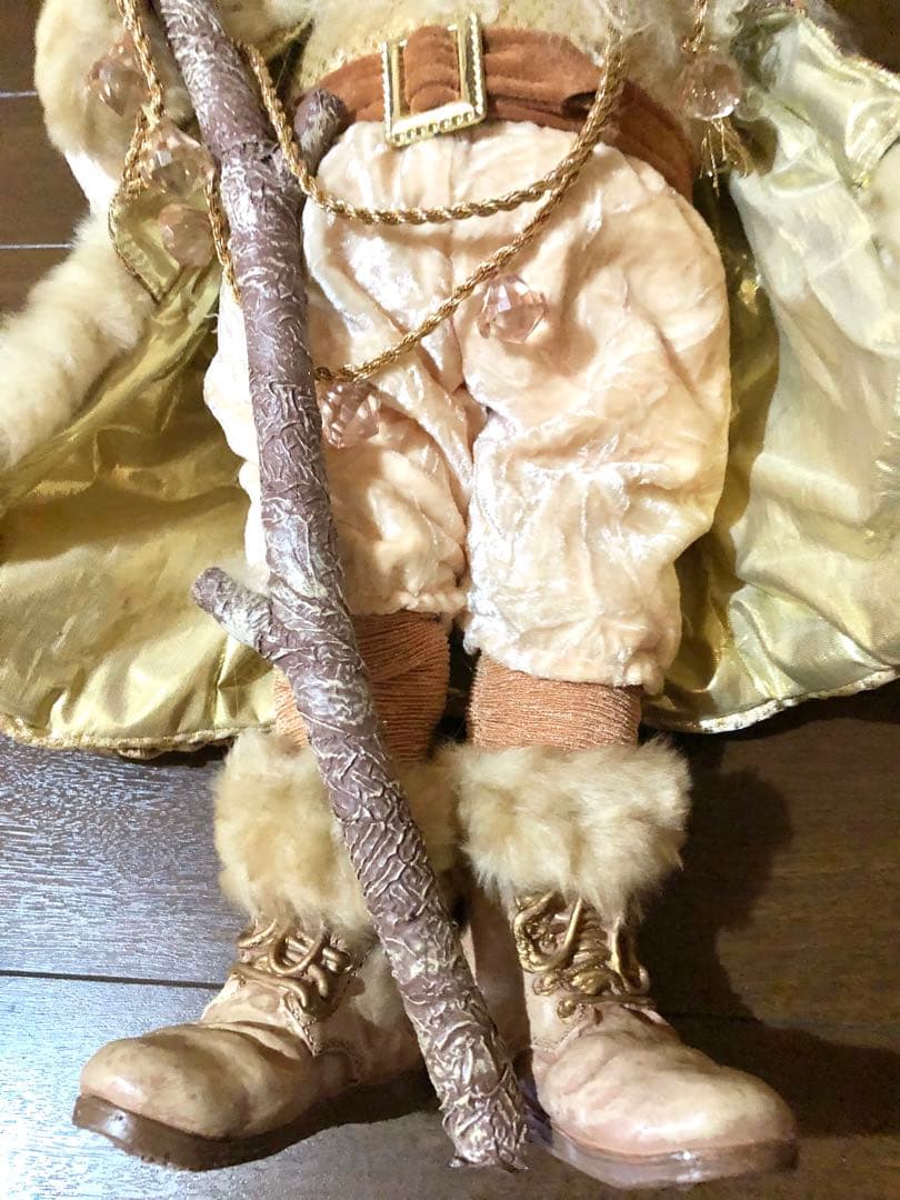 アンティーク調】刺繍入り衣装&ブーツのサンタクロース人形(ベージュ色