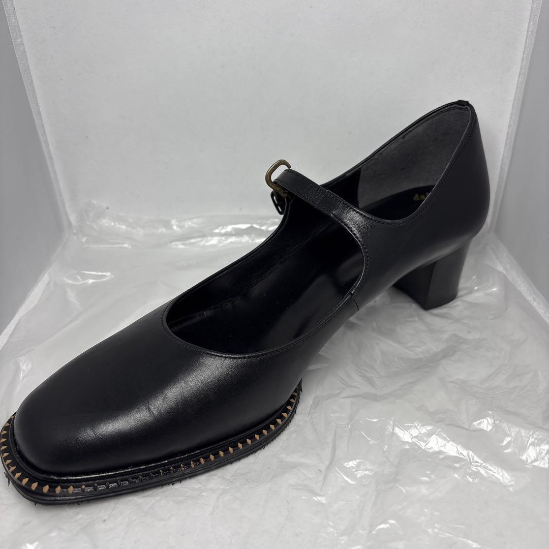 ZUCCOTTOクラシカル ストラップパンプス