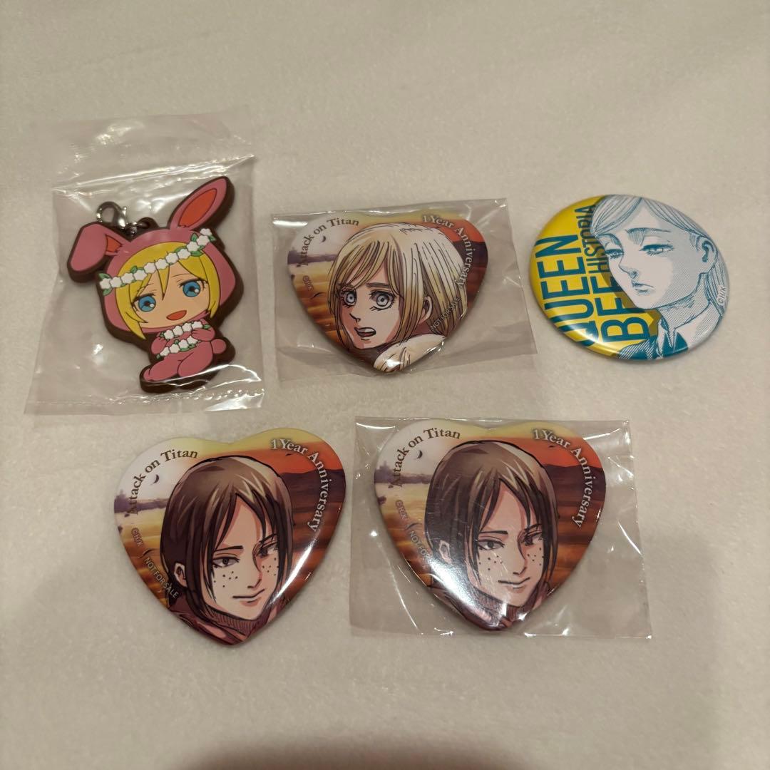 進撃の巨人 ユミル ヒストリア アニーク 缶バッジ 原作絵 - メルカリ