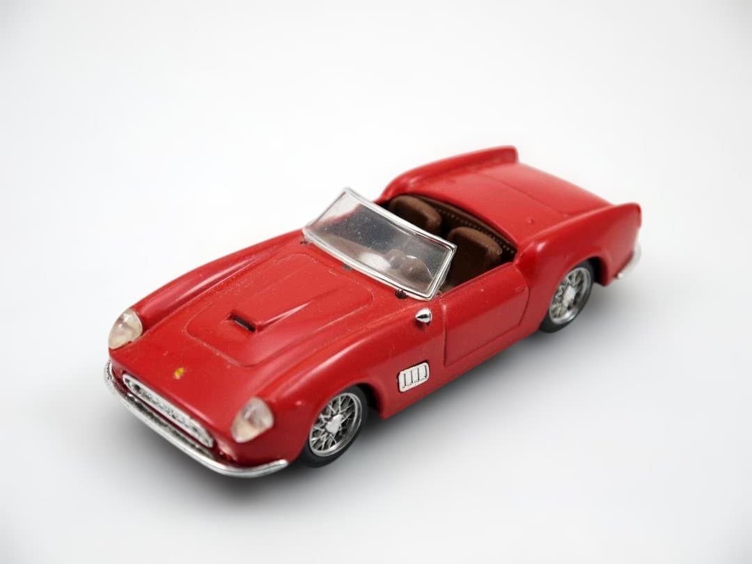 ミニカー 1/43RetroVITESSE140Ferrari250Spider1960