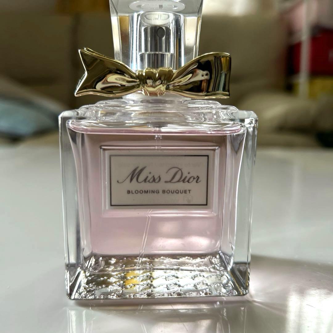ミスディオール　香水