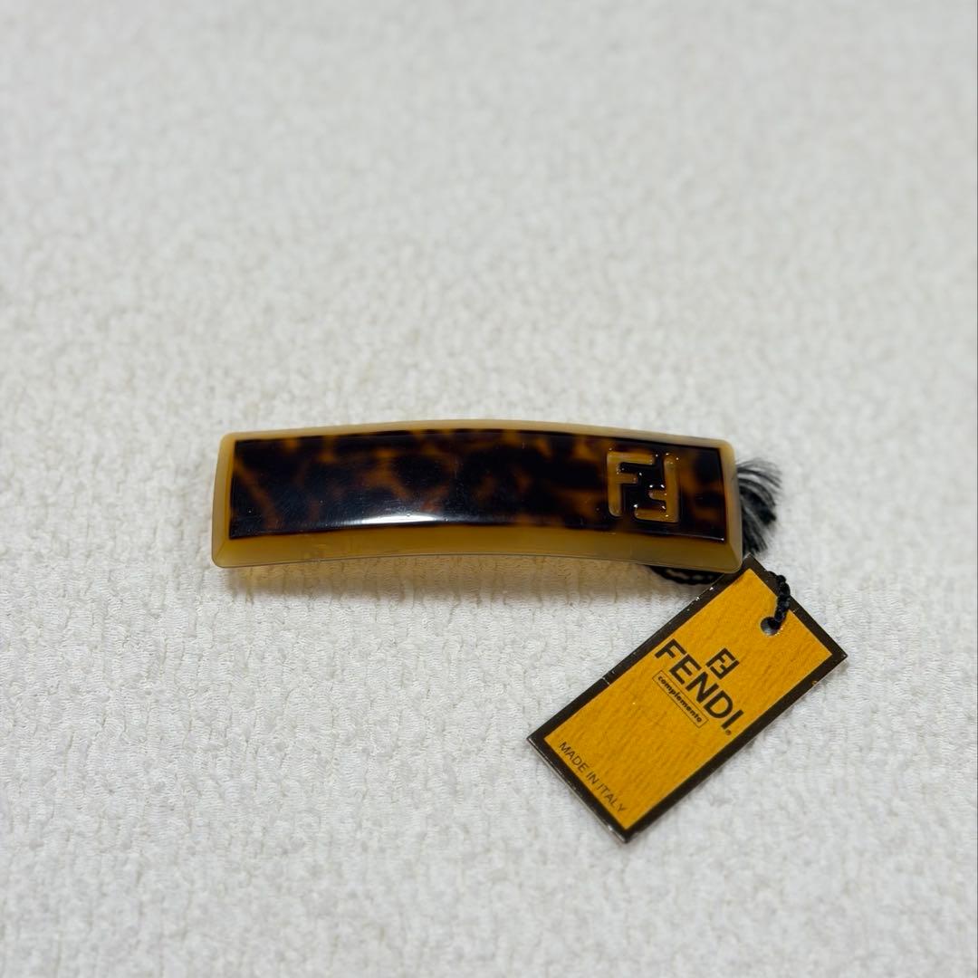 FENDI べっ甲 ロゴ バレッタ タグ付き - メルカリ