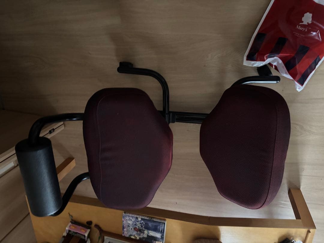 姿勢矯正クッション・チェア ワインレッド　引き取りのみ！さいたま市大宮区