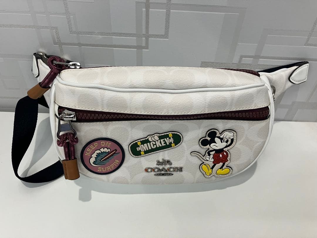 新品未使用品　COACH×Disney ボディバッグ　日本限定品♪ 公式】COACH – コーチ | 【DISNEY X COACH】スウィンガー バッグ