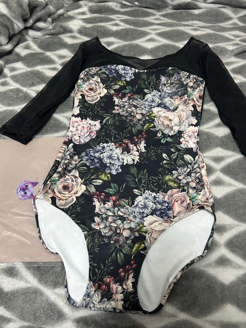 unoa　猫柄レオタード　Lサイズ新品未使用 美品】 unoa レオタード 猫 ブルー ポピー M - メルカリ