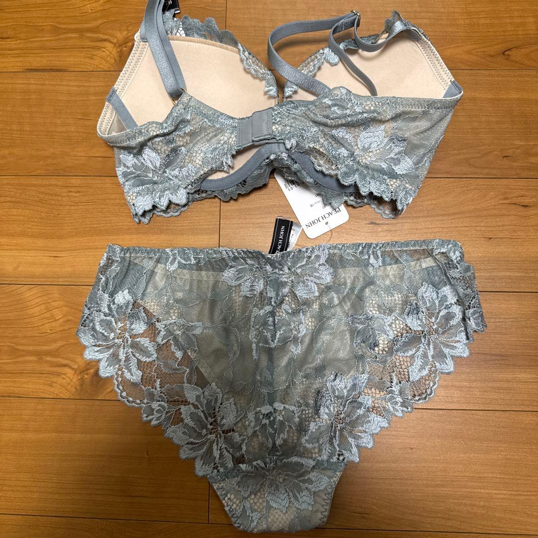 ピーチジョン ブラ&ショーツ、Tバック 3セット C70 レディース