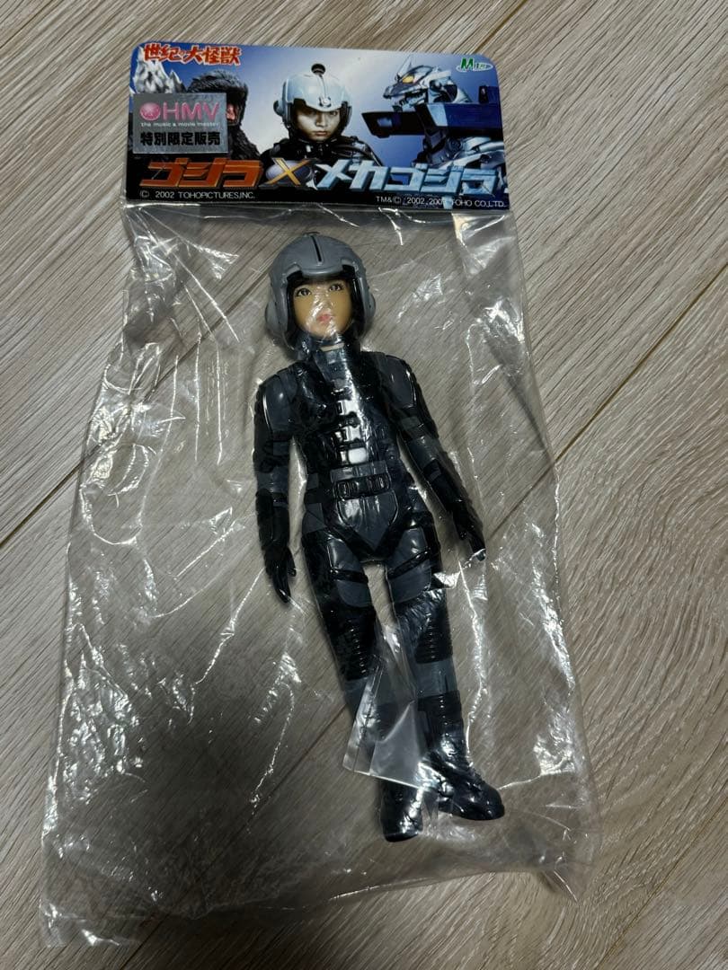 HMV特別限定販売品] 家城茜隊員 釈由美子 ゴジラ×メカゴジラ - メルカリ