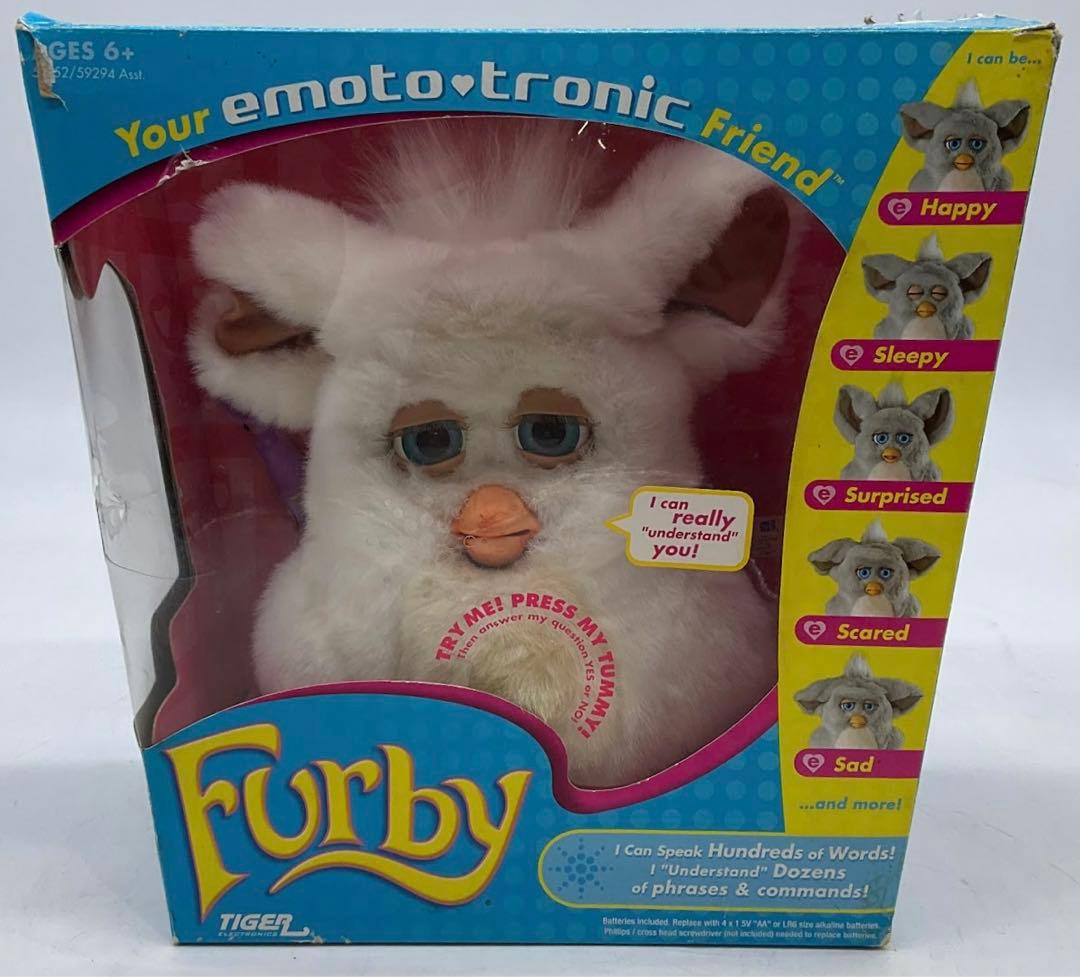 ハ*郎様 ★未開封品★ ファービー2 白 ベージュ 英語版 ブルーアイ 青目 2