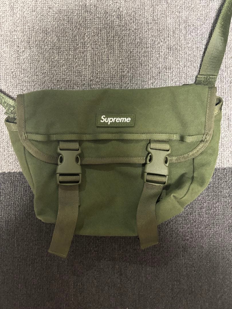 Supreme 25SS Mini Messenger Bagのオリーブカラー