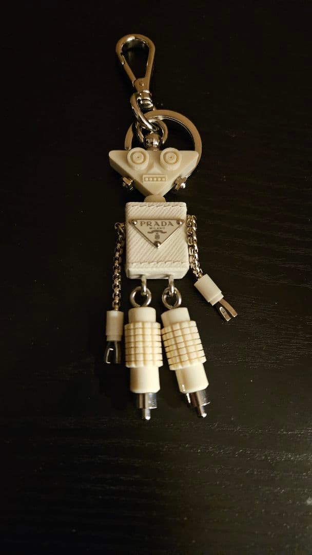 PRADA プラダ ロボット トリック キーホルダー