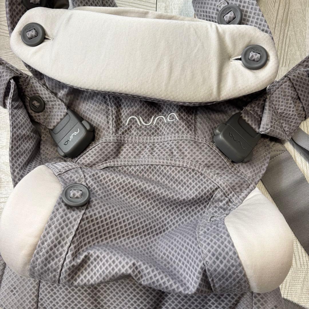 ⭐️美品⭐️NUNA Cudl Click 抱っこ紐 Fog - メルカリ