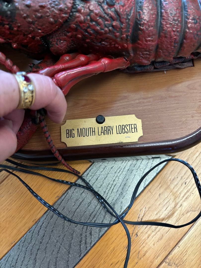 ロブスターの歌って踊るおもちゃ BIG MOUTH LARRY LOBSTER - メルカリ