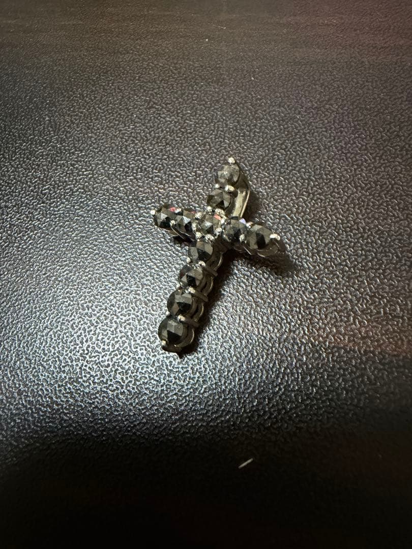 K10WG（ホワイトゴールド）ブラックダイヤモンド1.30ctクロストップ