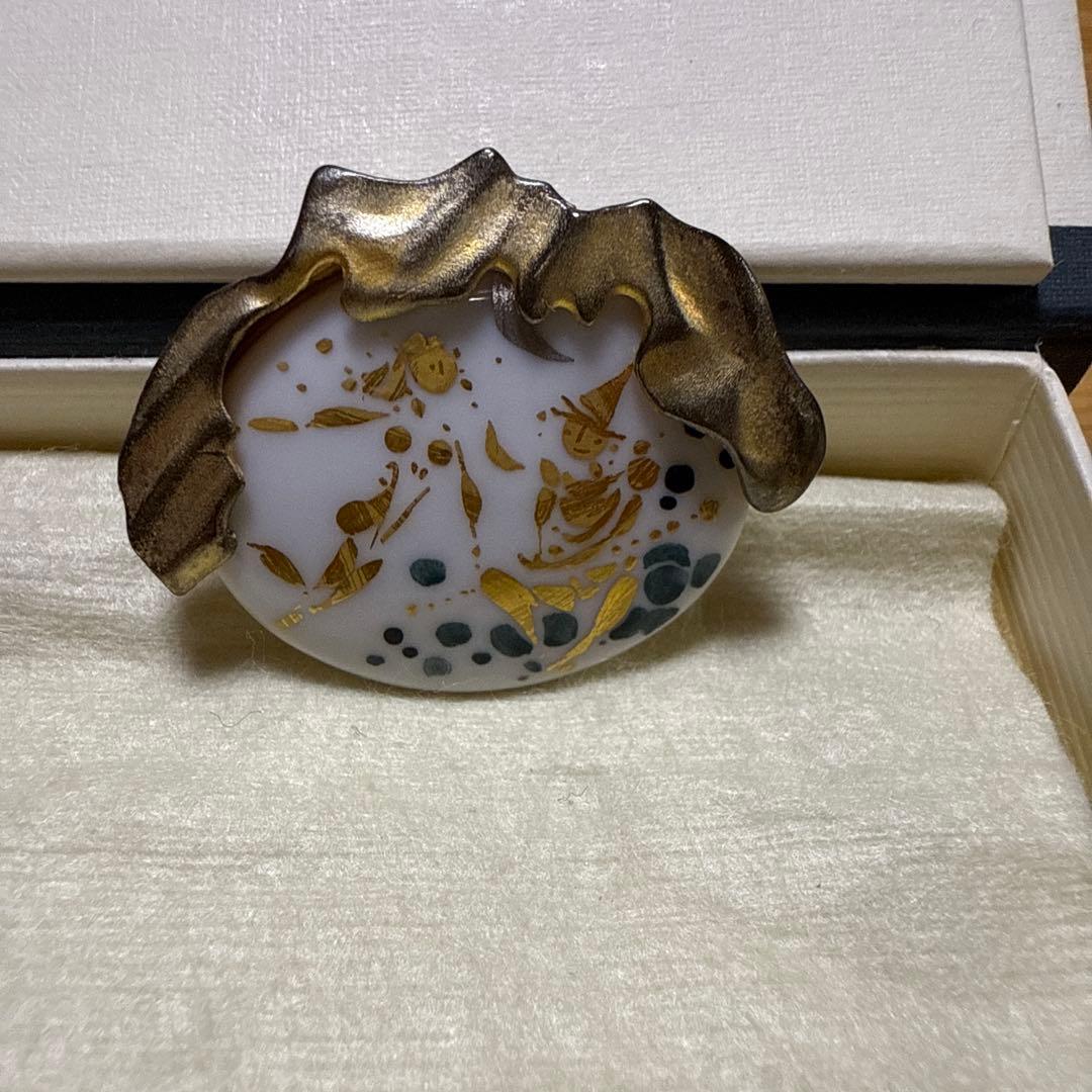 マイセン　ブローチ