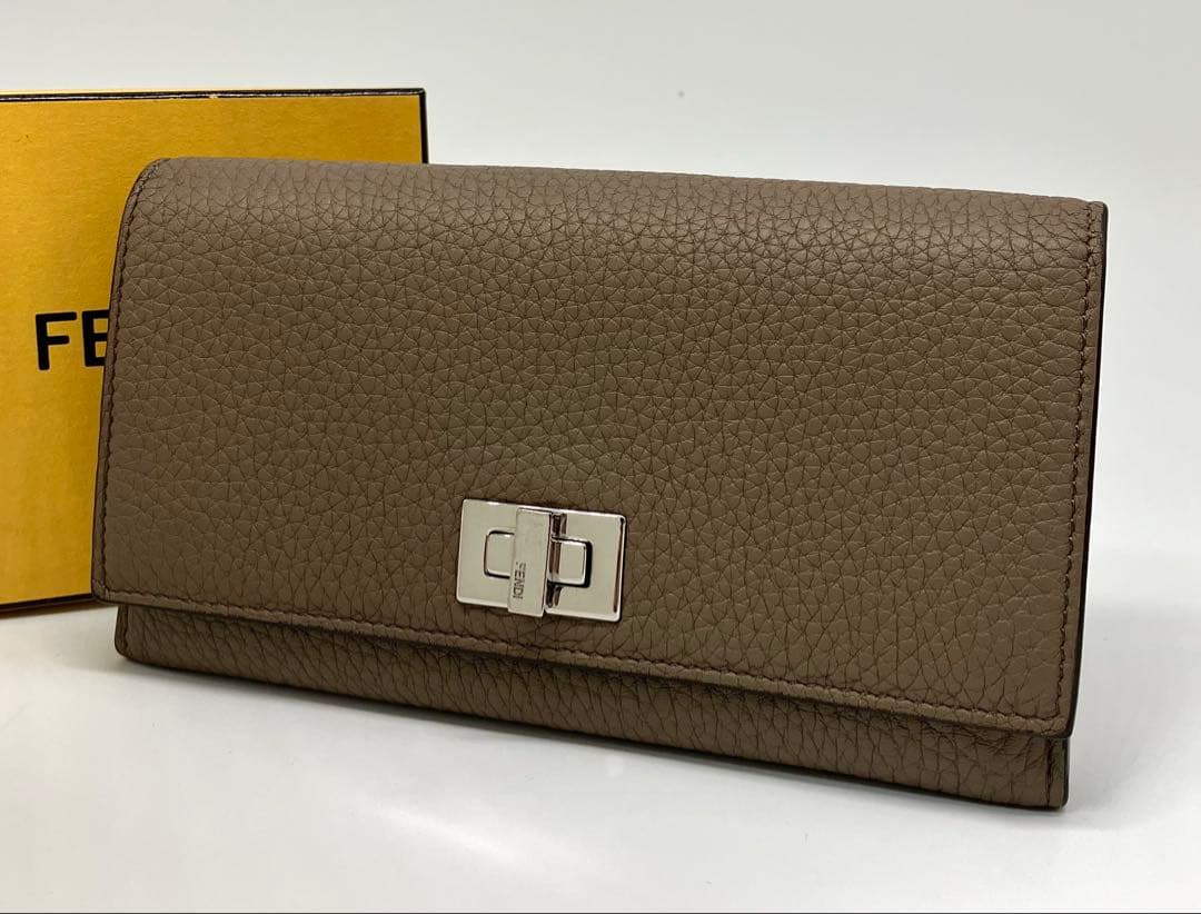 ⭐️ 美品 フェンディ ピーカブー レザー 二つ折り 長財布 グレー 鑑定済