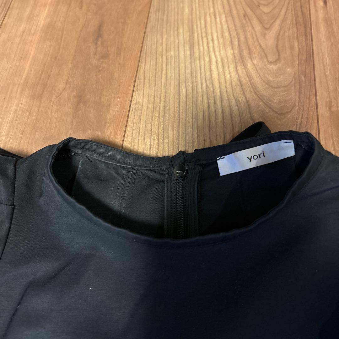 ヨリyori ビッグパフスリーブブラウス ブラック - メルカリ