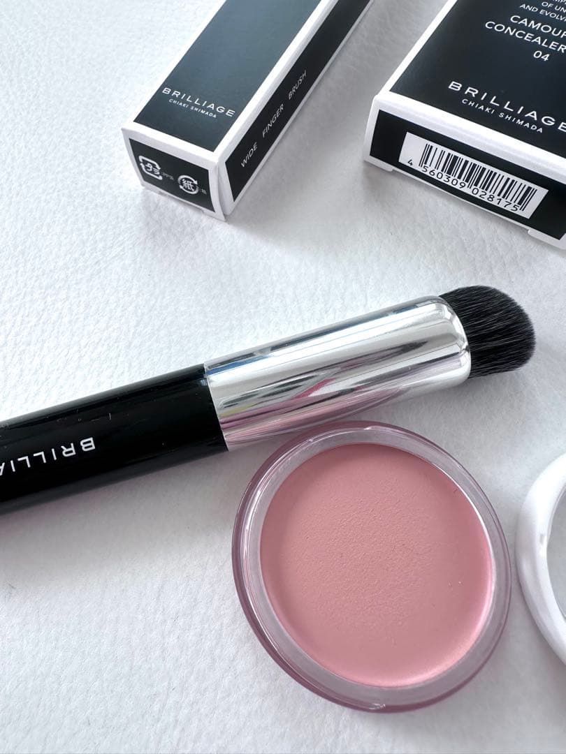 BRILLIAGEカモフラージュコンシーラーチーク04&ワイドフィンガーブラシ