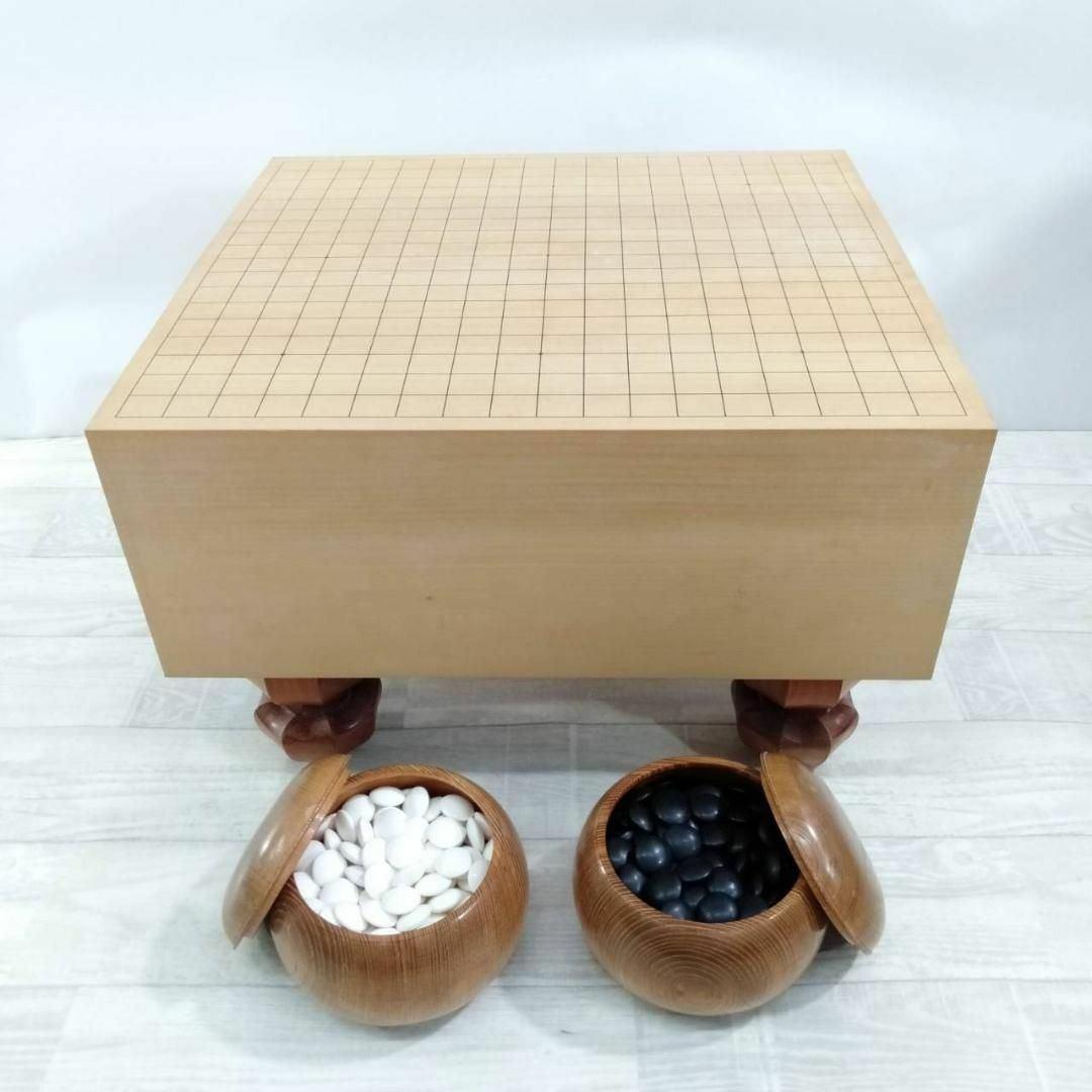 良品】碁盤 5寸8分 板目 木裏 ヘソ付き 33号 蛤碁石付き - メルカリ