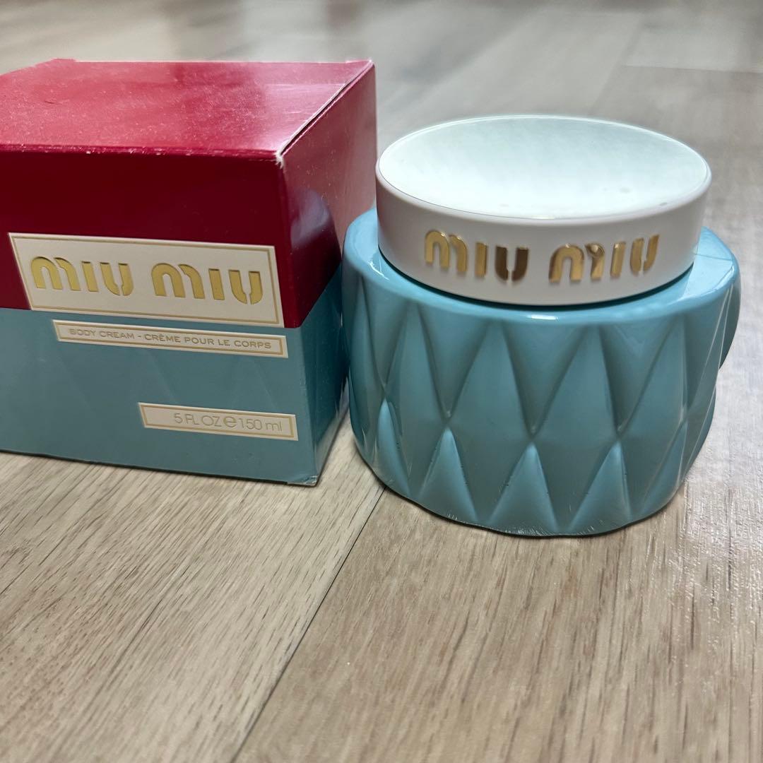 Miu Miu ボディクリーム 150ml 水色