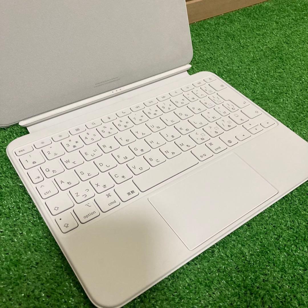美品 Apple iPad Magic Keyboard Folio A2695 - メルカリ