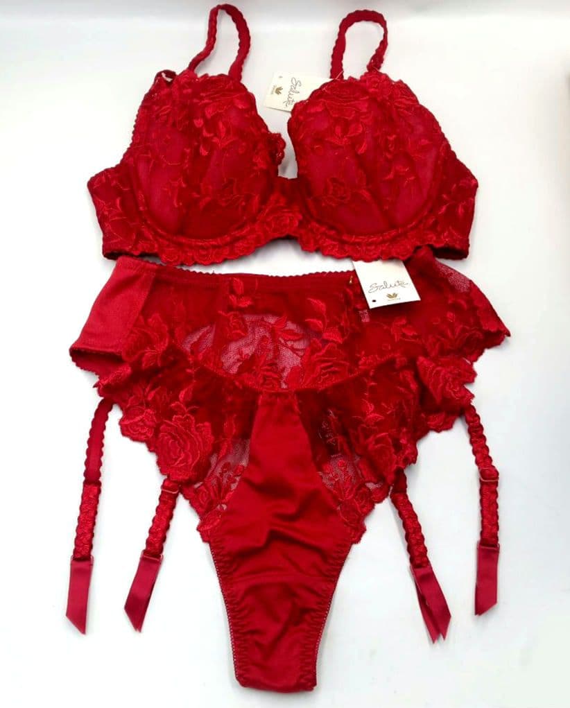 サルート 81G ブラD70 &ソング&ガーター Mサイズ RE レッド