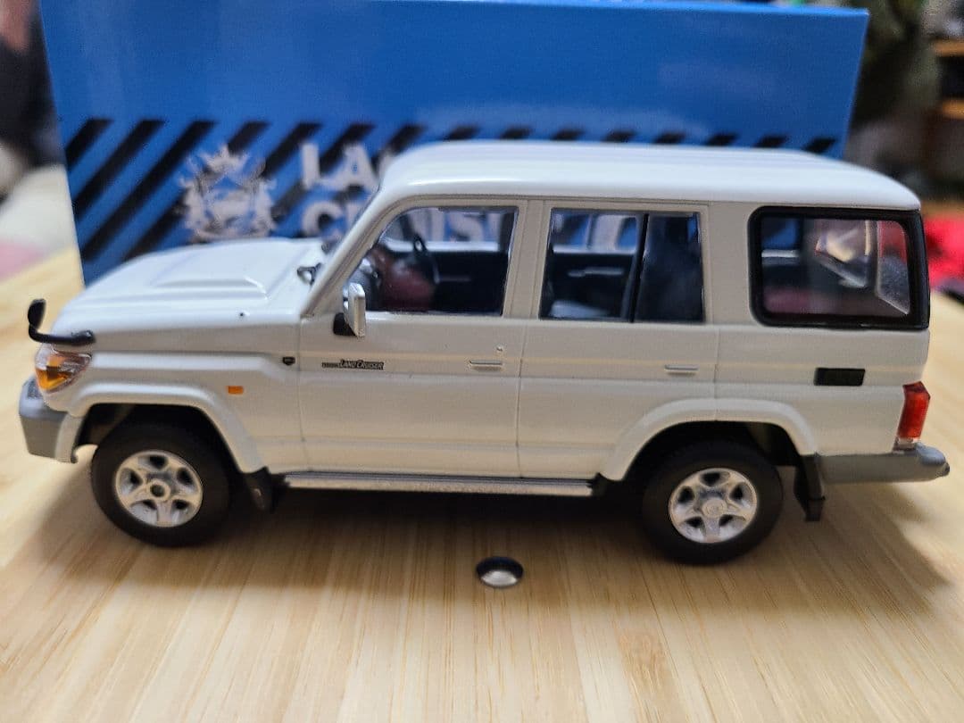ランドクルーザー 70 30th 非売品ミニカー ホワイト キズあり