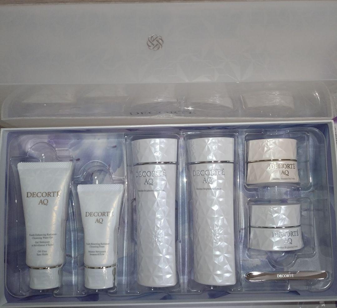 コスメデコルテ　AQ ブライト ラディアンスコフレ