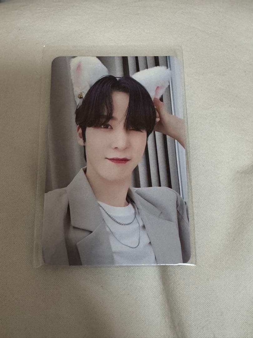 ateez ユノ outlaw bouncy トレカ - メルカリ