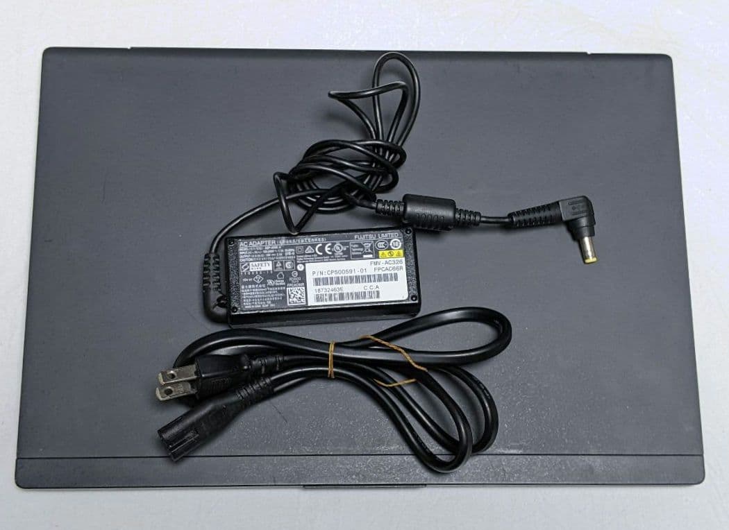 FMV]LIFEBOOK UH90改 (八世 i5/16G/SSD256G) - メルカリ