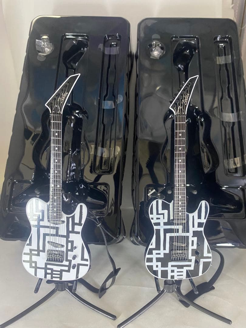 布袋寅泰 ギターフィギュアコレクション VOL.1 - メルカリ