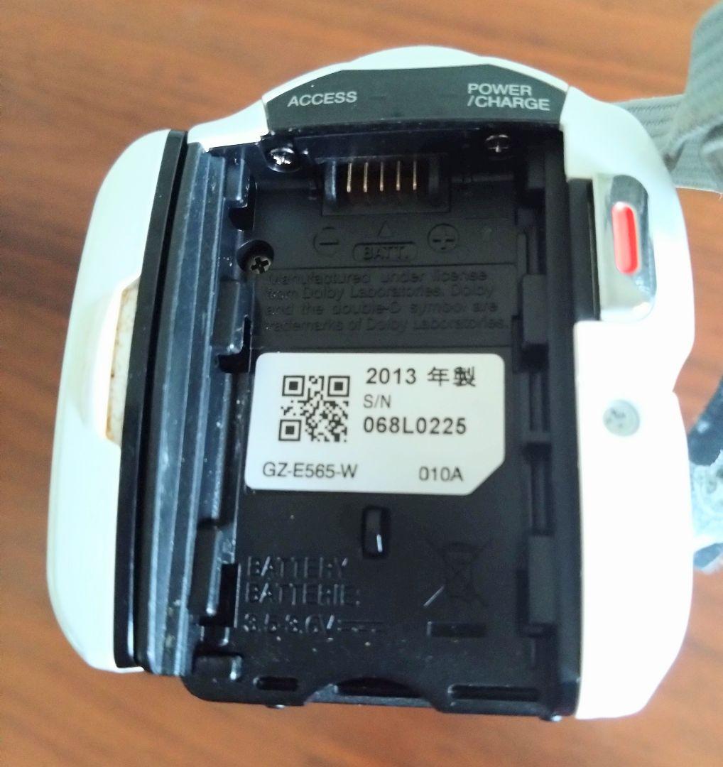 ジャンク品】JVC Everio ビデオカメラ GZ-E565 ホワイト - メルカリ