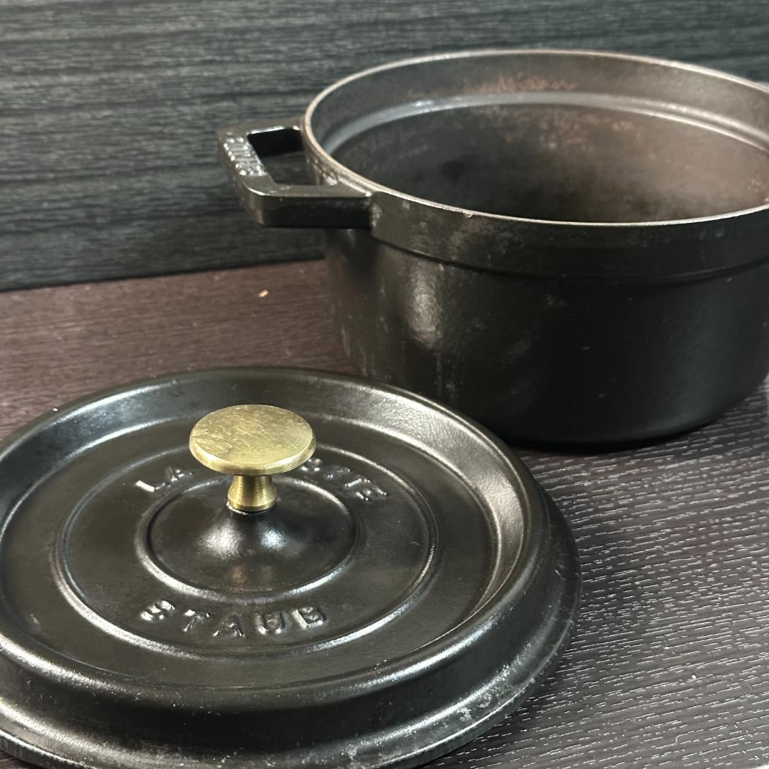 さ*い様 STAUB La Cocotte 両手鍋 ブラック 20cm Staub（ストウブ） 【並行輸入品】 鍋 両手鍋 なべ 20cm ストウブ鍋 IH