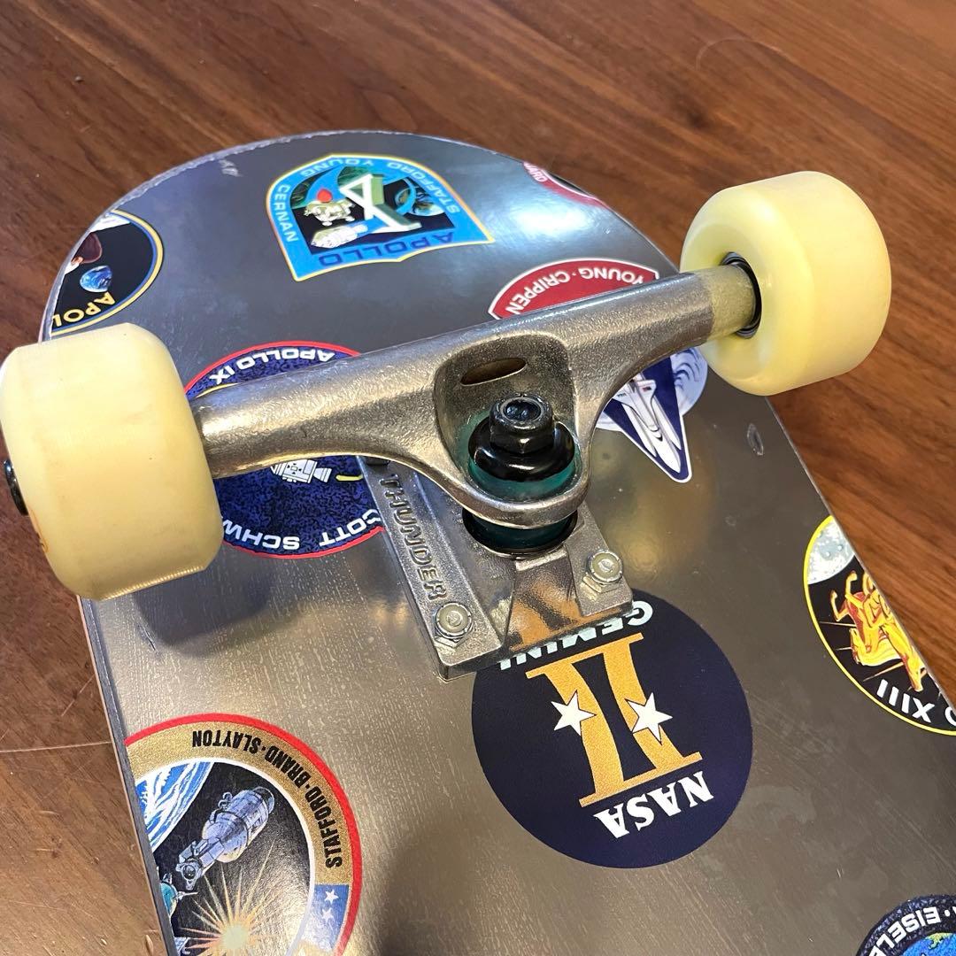 美品 サンダートラック ニンジャ ハビタット スケートボード スケボー