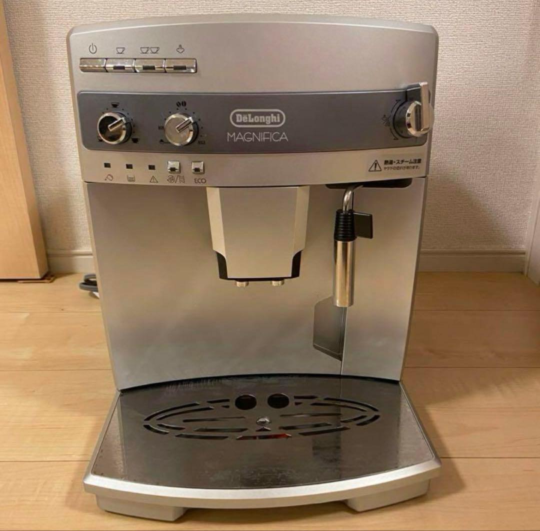 コーヒーメーカー・エスプレッソマシン DeLonghi Magnifica ESAM03110S