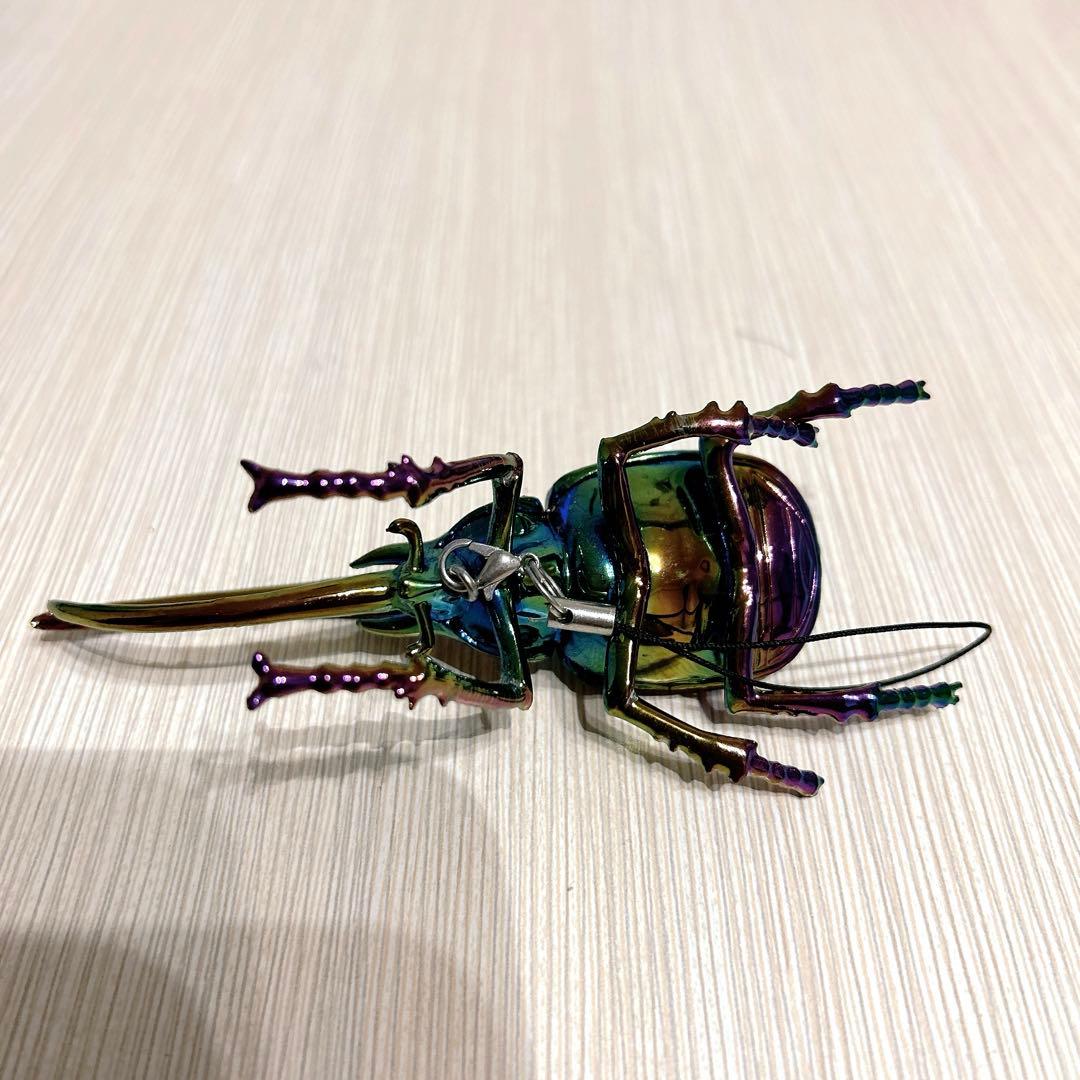 虹色図鑑 カブトムシ キーホルダー - メルカリ