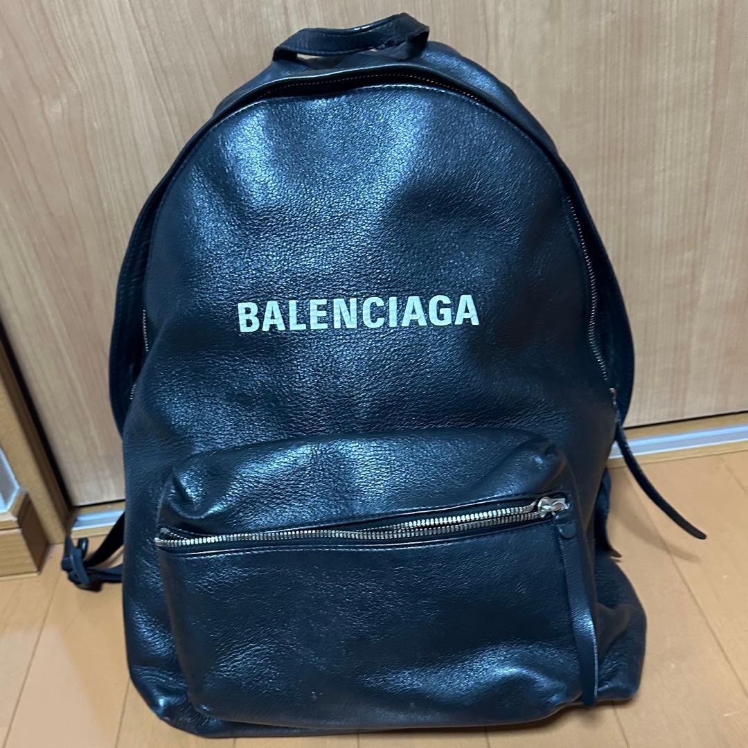 BALENCIAGA ブラックレザーリュック