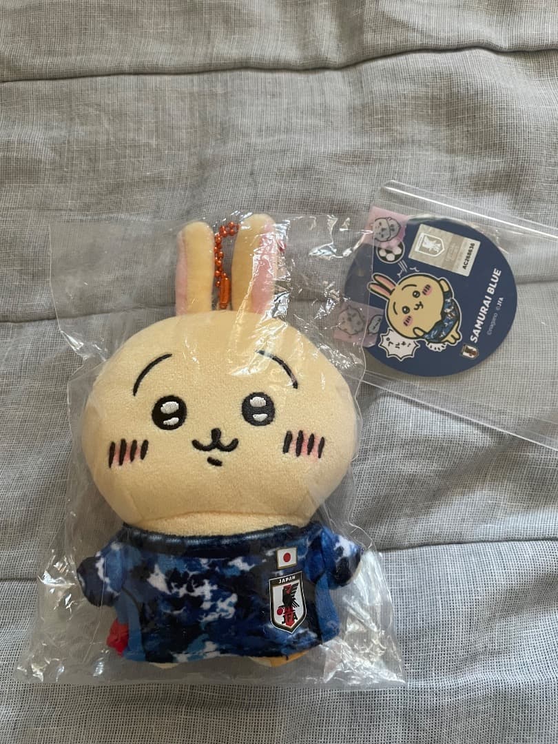 【激レア】ちいかわのぷちミニマスコット（うさぎ） サッカー日本代表ver.